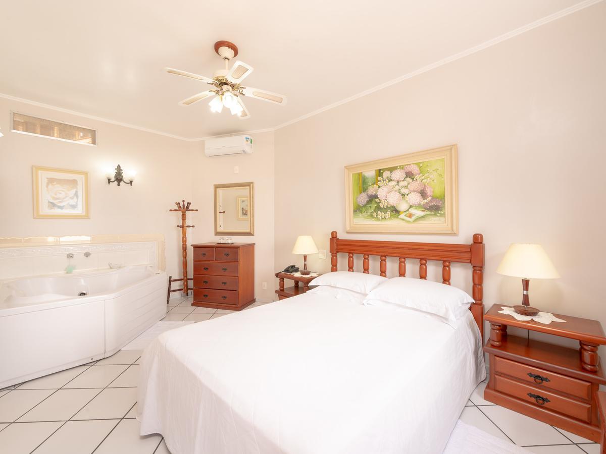 Hotel Guanumbis Ilhabela Buitenkant foto